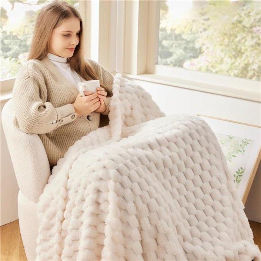 Super Soft Throw Blanket Ivory Premium Silky Flannel Fleece 3D Clouds 50"x60" - Picture 2 of 6